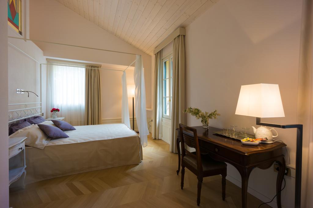 Relais Di Villa Adinolfi Annone di Brianza Ruang foto