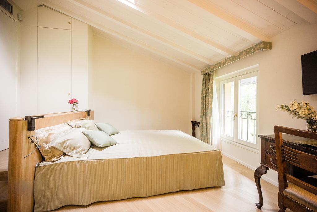 Relais Di Villa Adinolfi Annone di Brianza Ruang foto