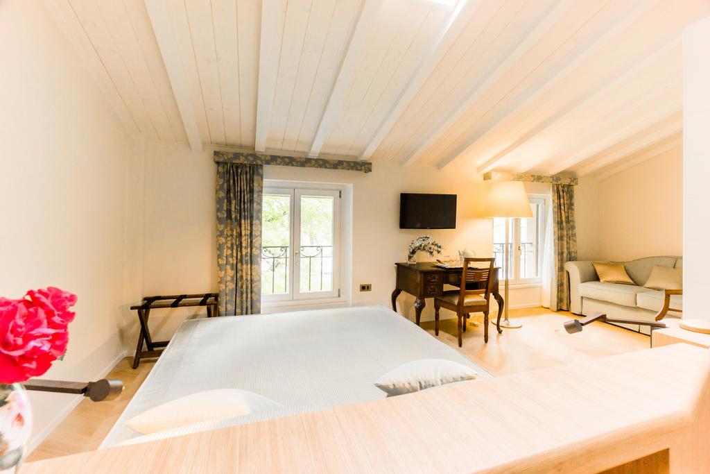 Relais Di Villa Adinolfi Annone di Brianza Ruang foto